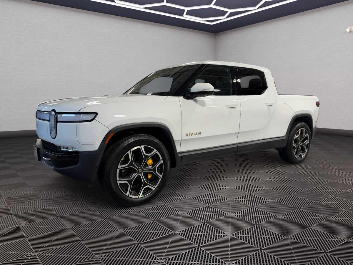 Photo 3 of this Rivian R1T