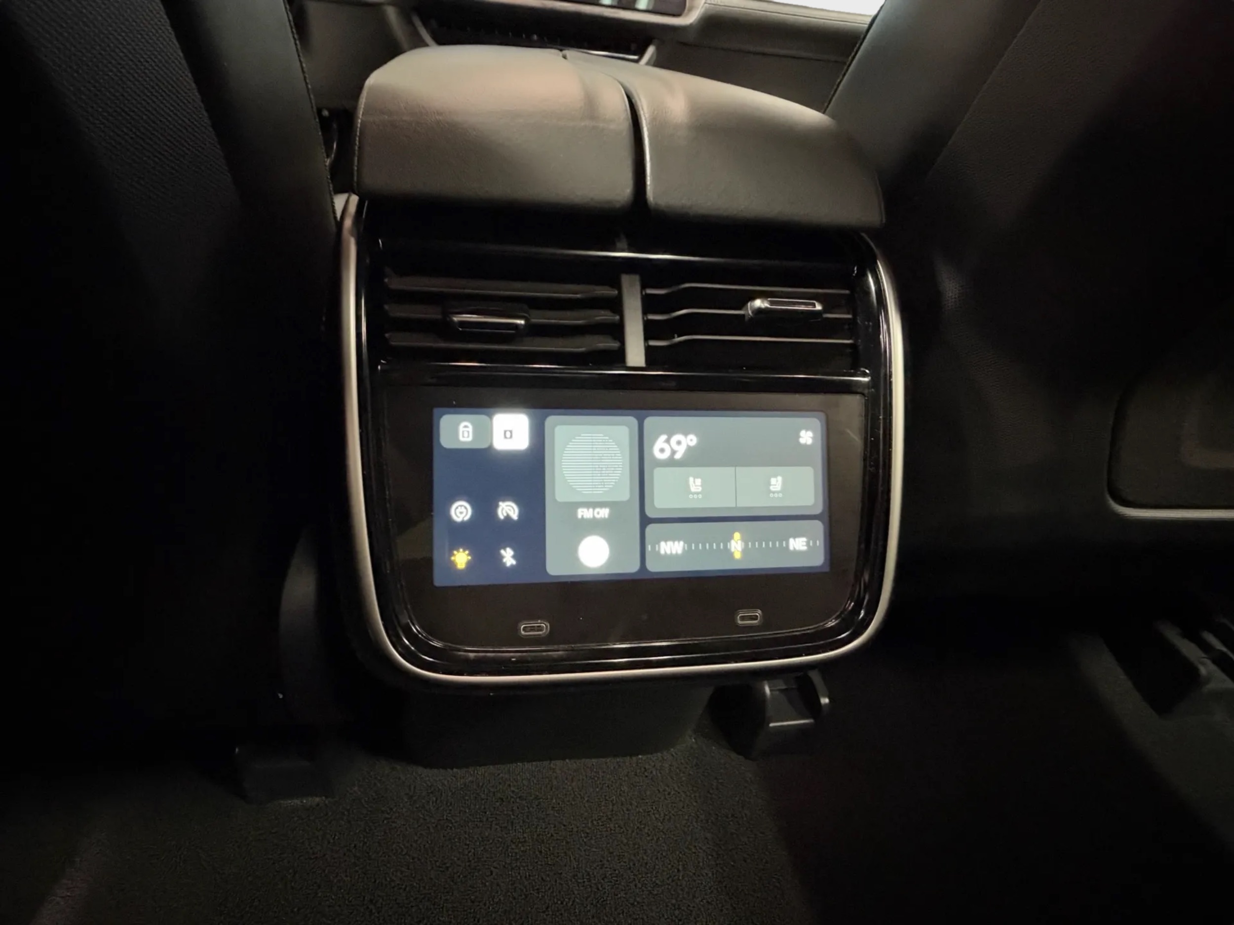 Photo 25 of this Rivian R1T