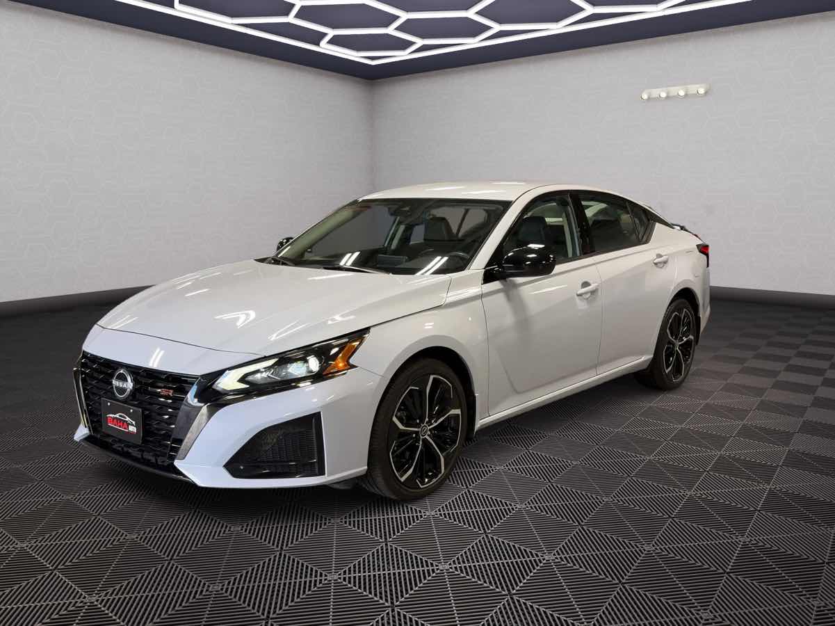 Photo 9 of this Nissan Altima