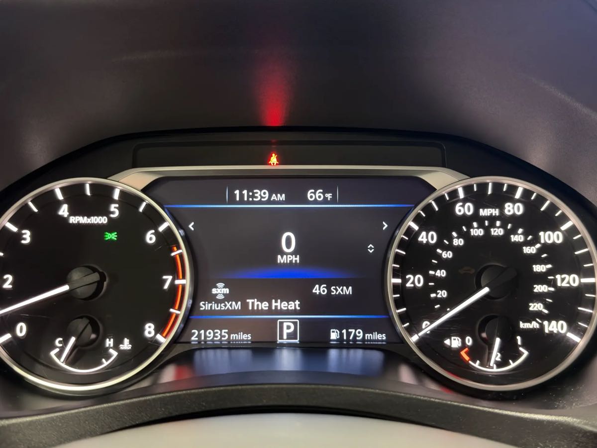 Photo 17 of this Nissan Altima