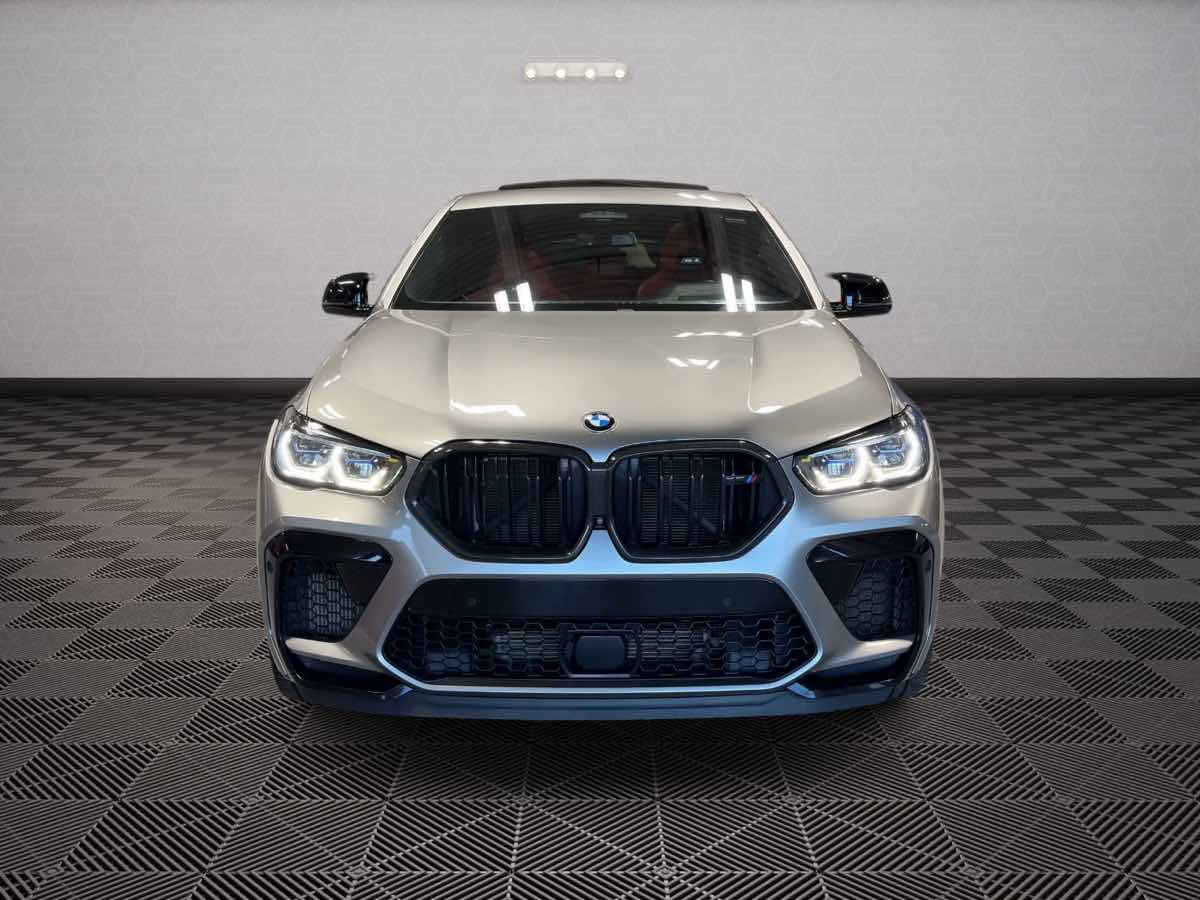 Photo 2 of this BMW X6 M