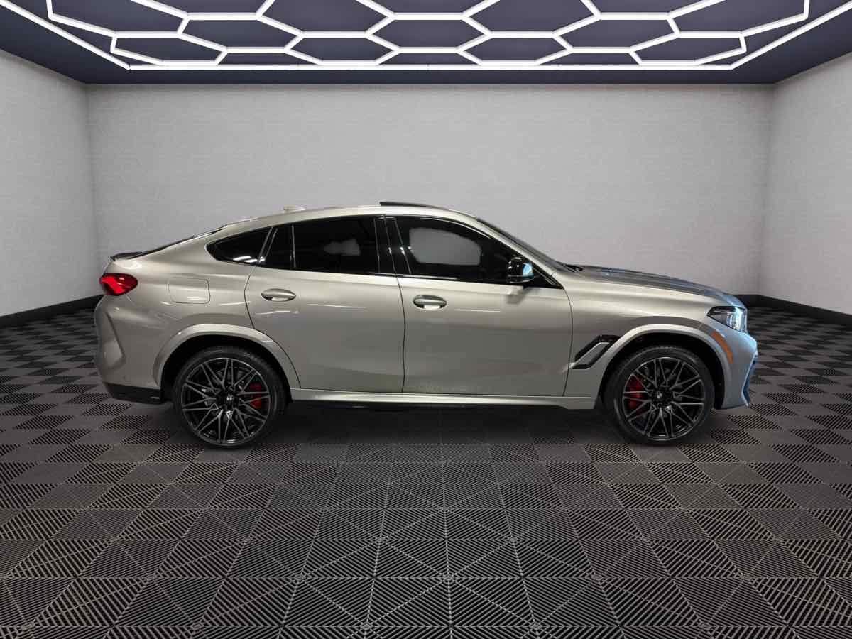 Photo 4 of this BMW X6 M