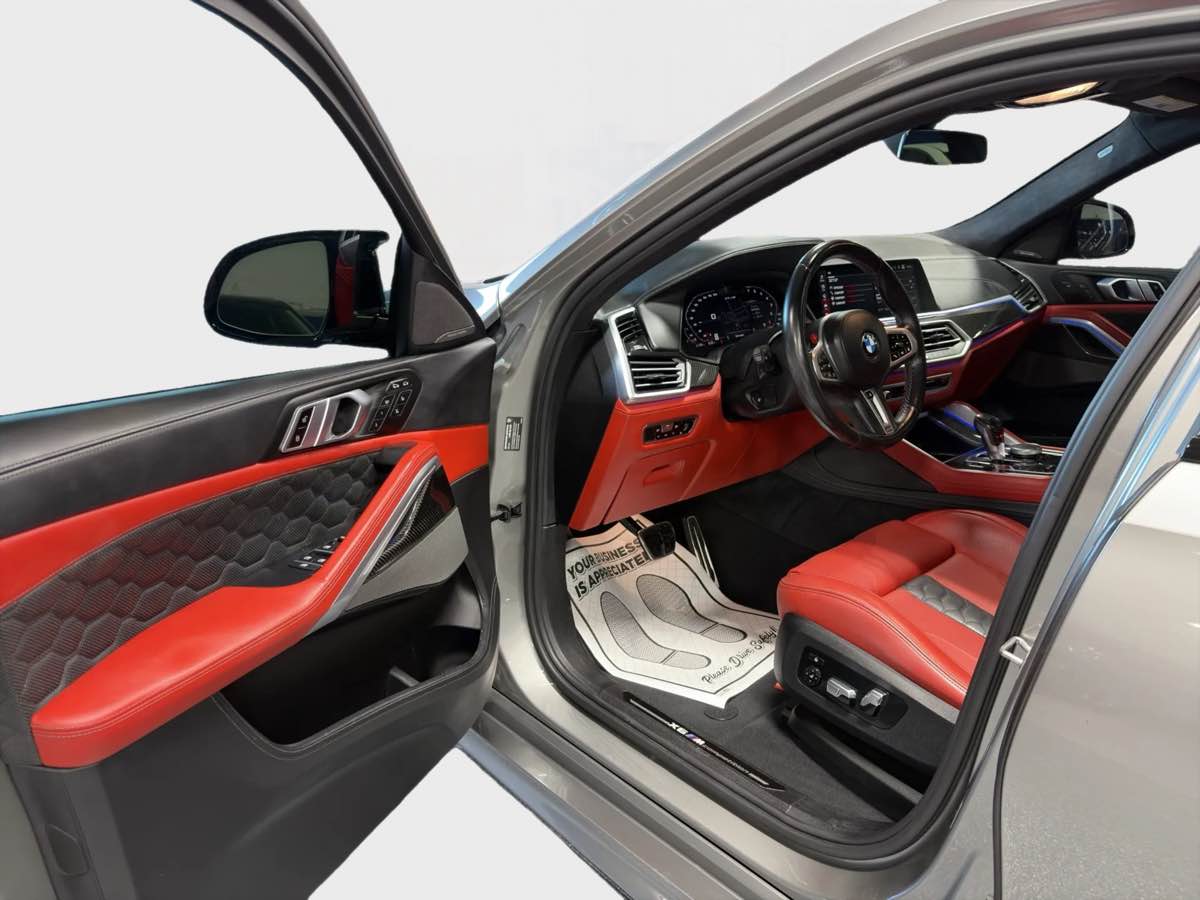 Photo 10 of this BMW X6 M