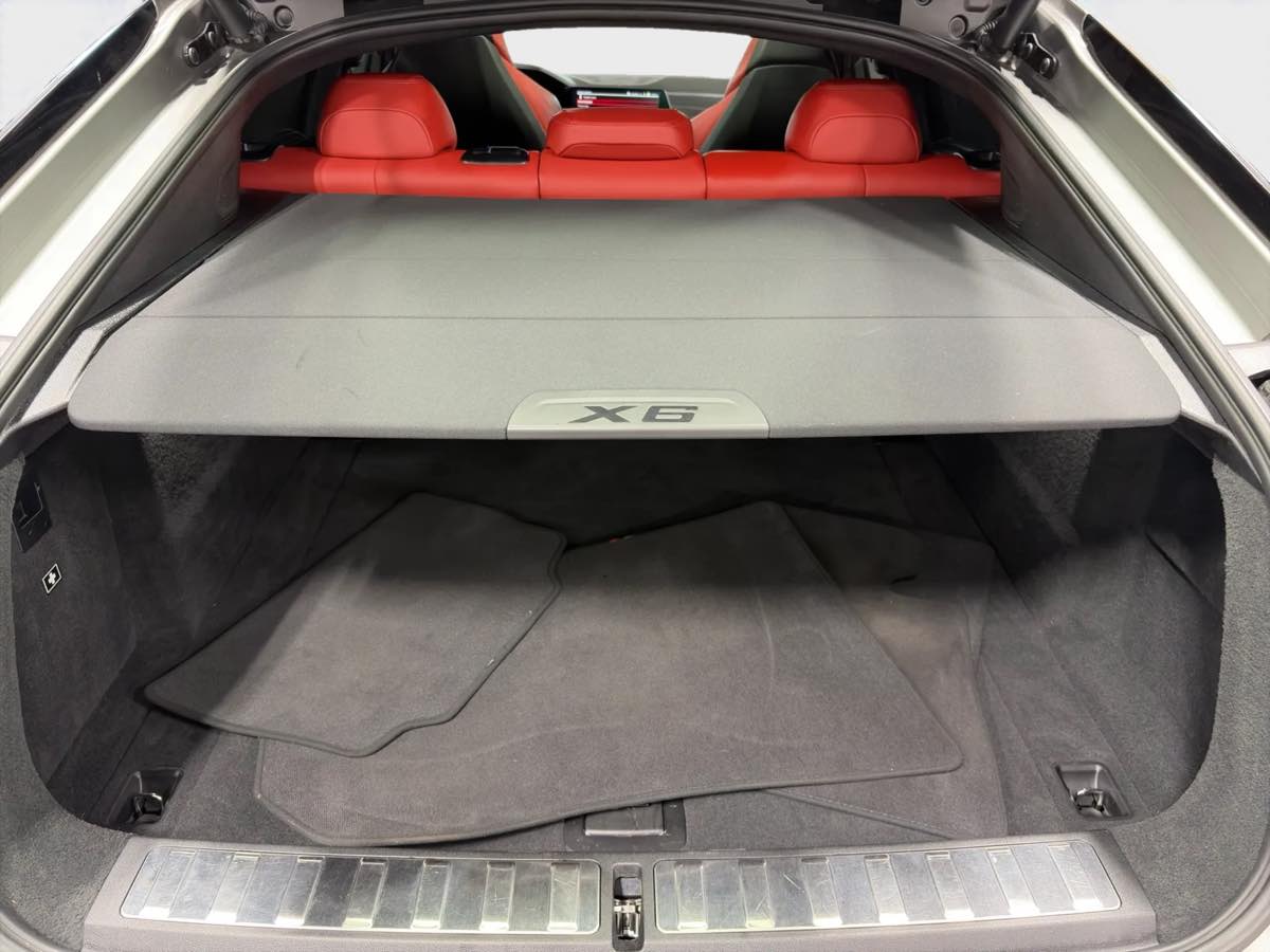 Photo 32 of this BMW X6 M