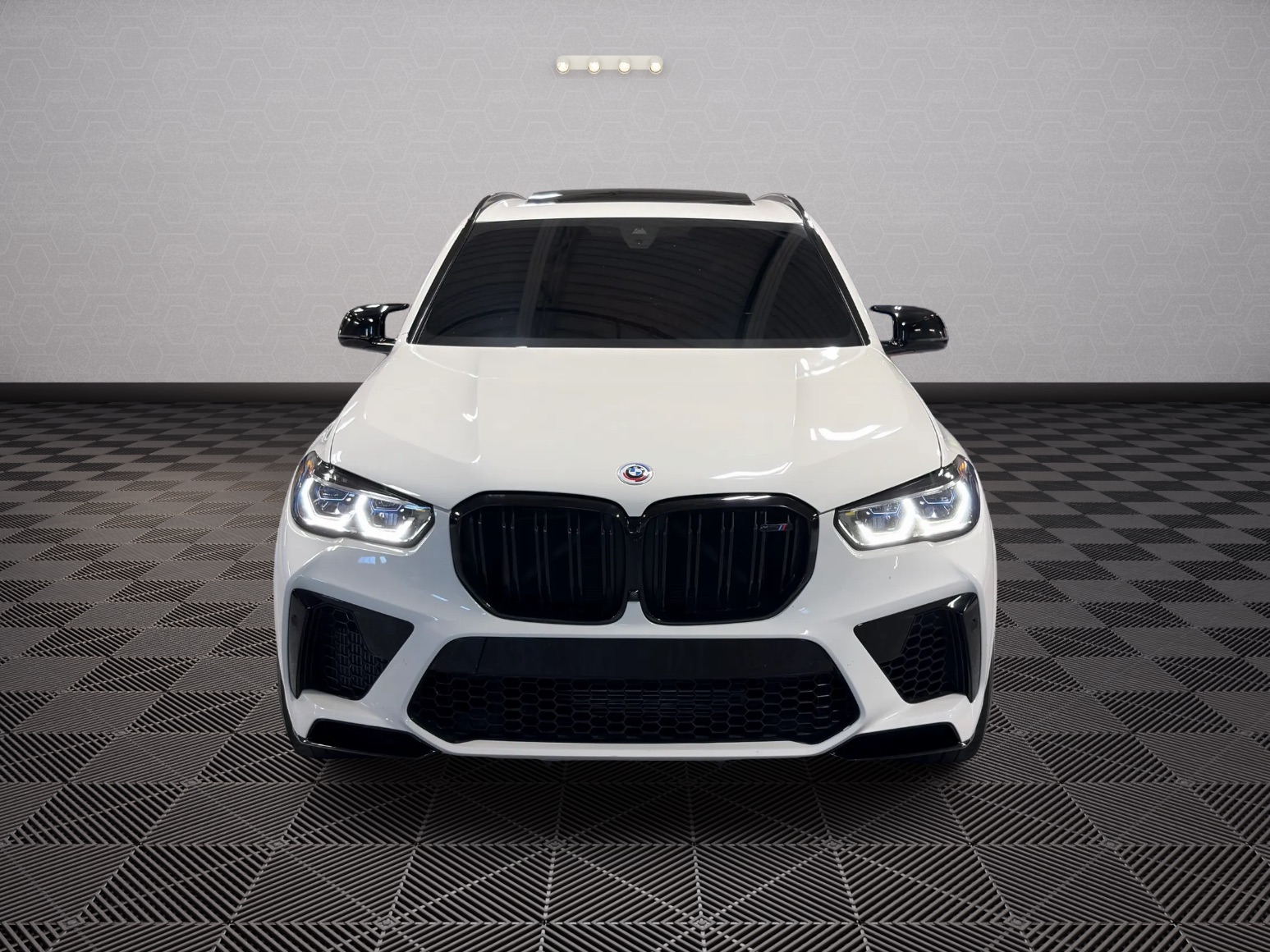 Photo 2 of this BMW X5 M