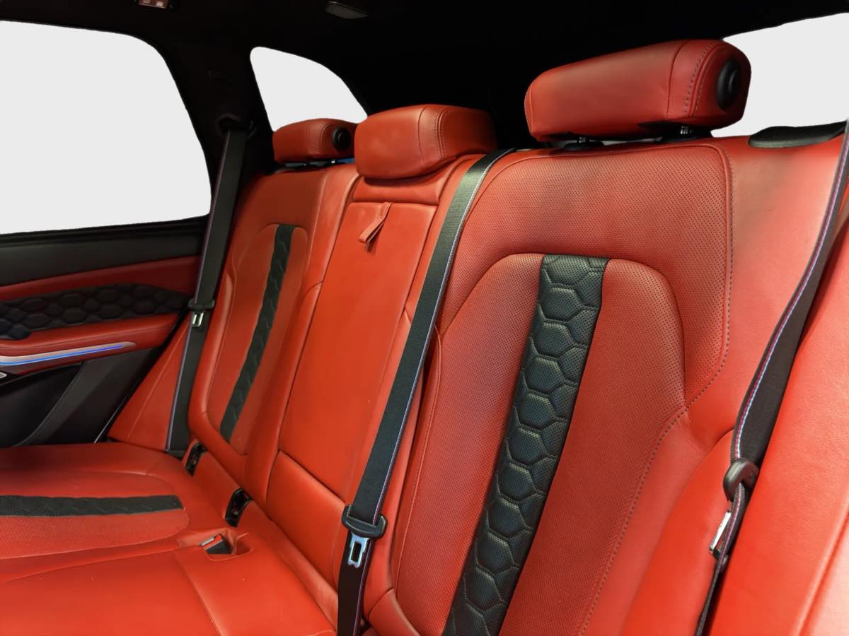 Photo 25 of this BMW X5 M