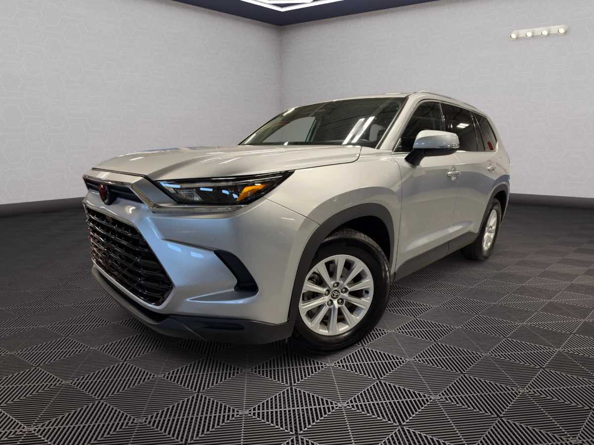 Photo 4 of this Toyota Grand Highlander
