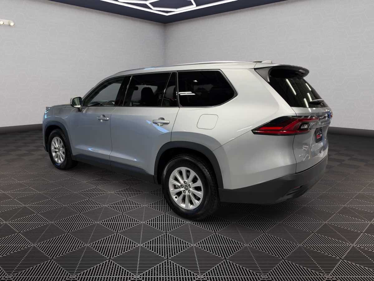 Photo 5 of this Toyota Grand Highlander