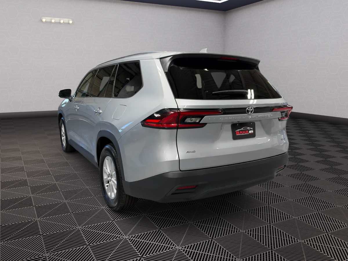 Photo 10 of this Toyota Grand Highlander