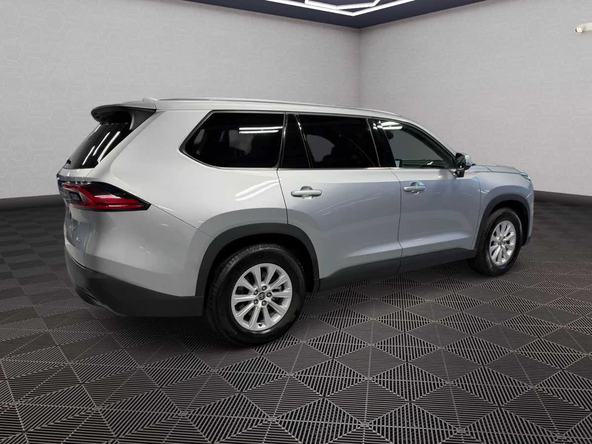 Photo 13 of this Toyota Grand Highlander