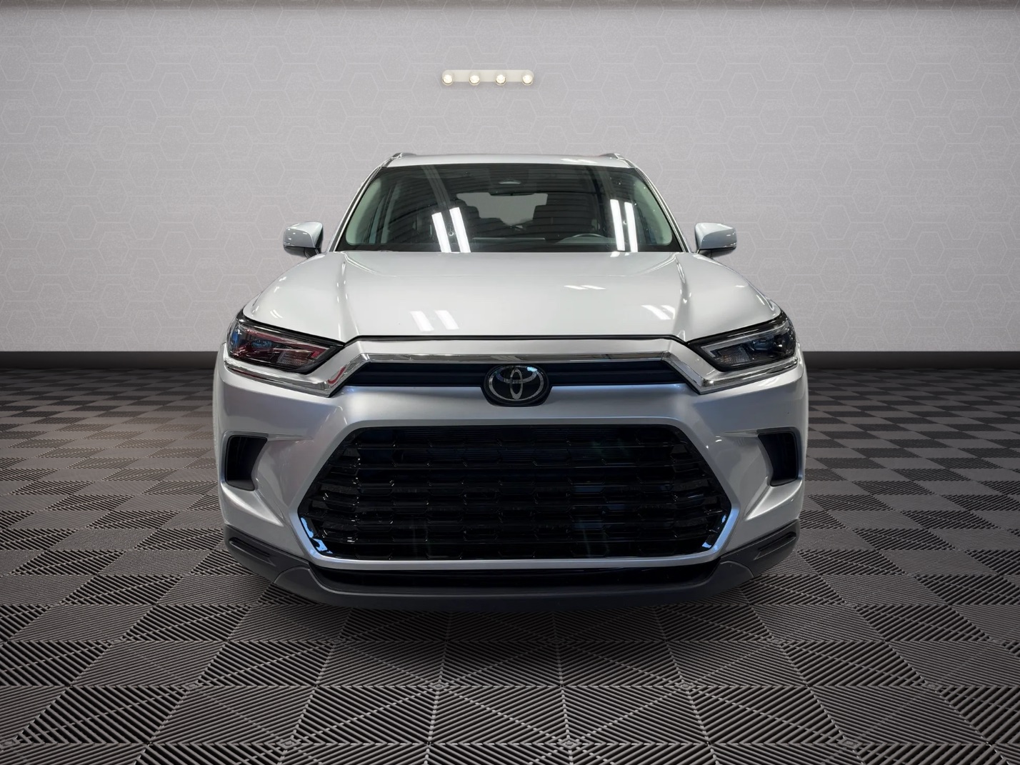 Photo 16 of this Toyota Grand Highlander