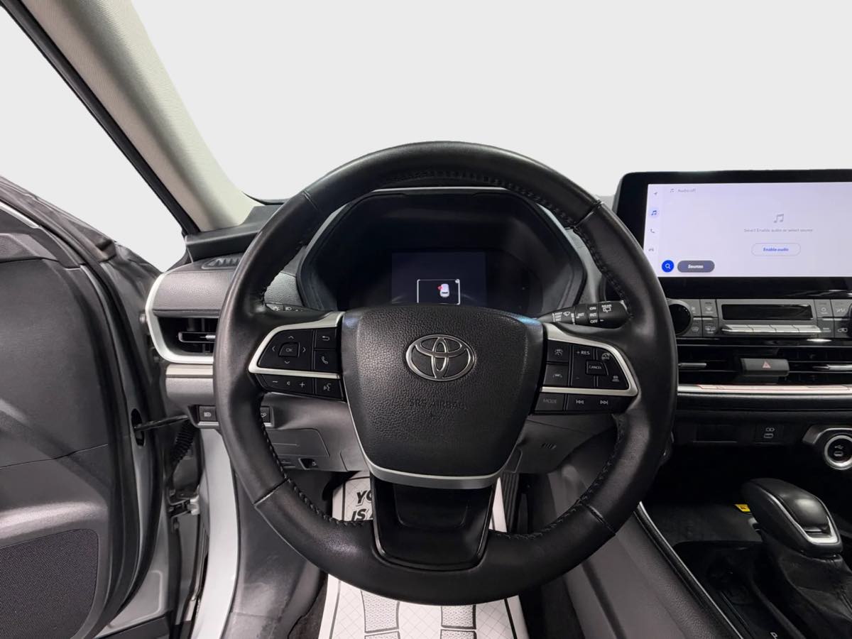 Photo 17 of this Toyota Grand Highlander