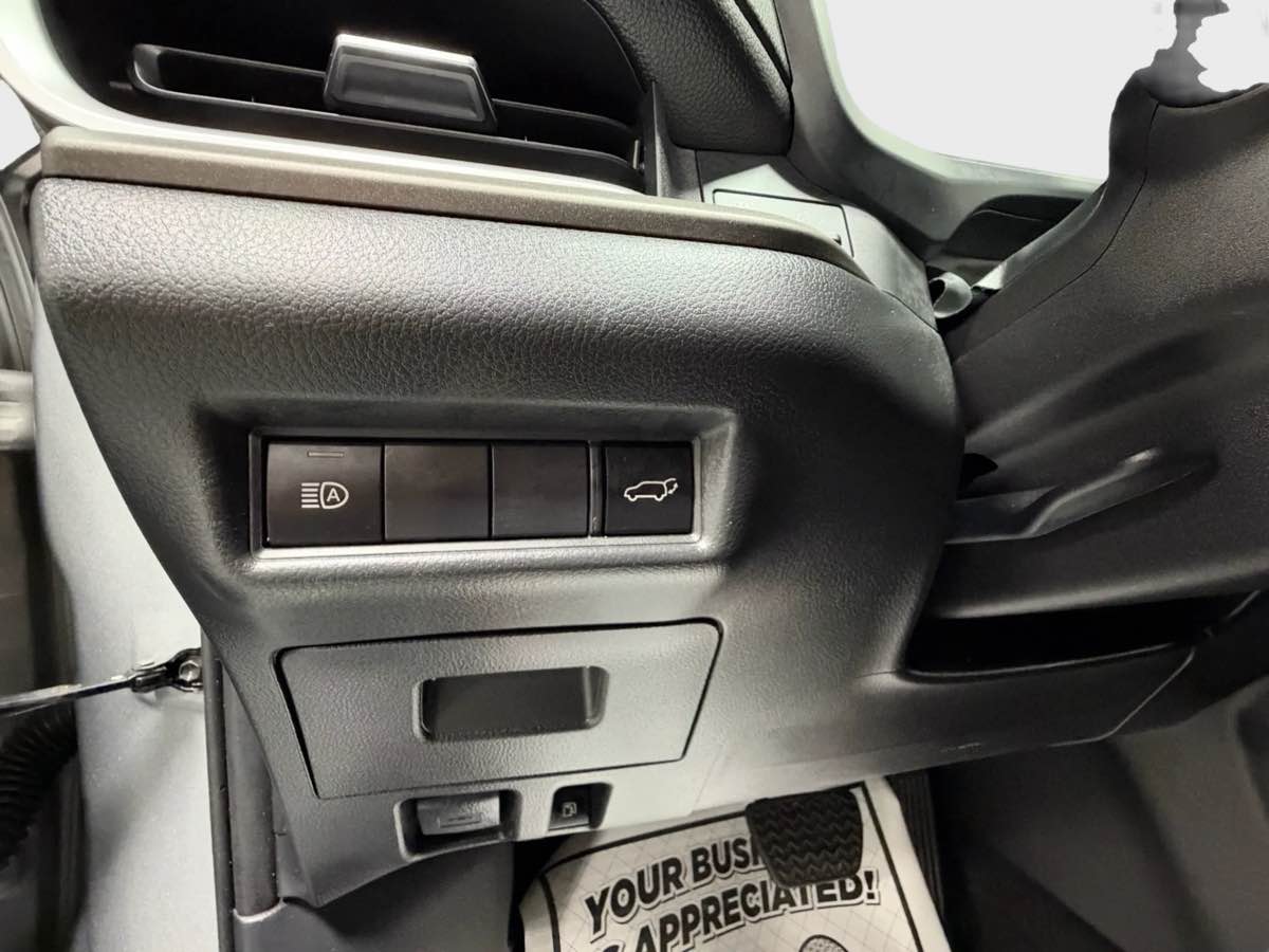 Photo 18 of this Toyota Grand Highlander