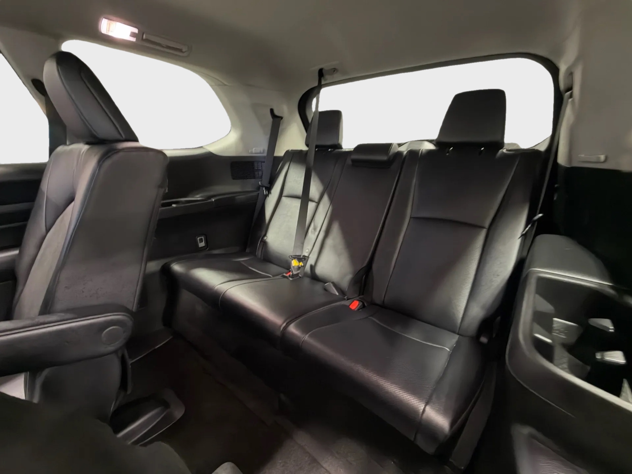 Photo 32 of this Toyota Grand Highlander