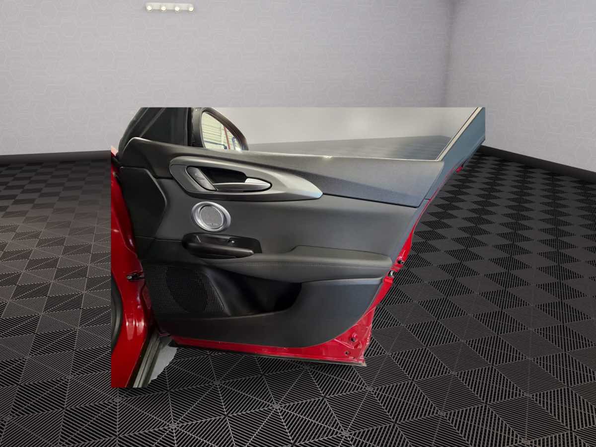 Photo 35 of this Alfa Romeo Tonale