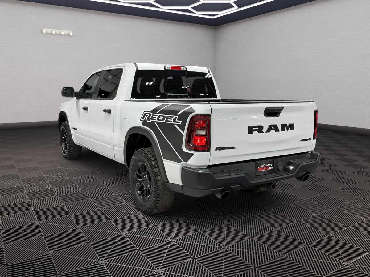 Photo 7 of this Ram 1500