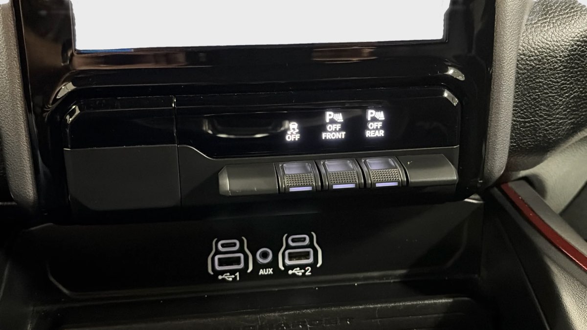 Photo 21 of this Ram 1500
