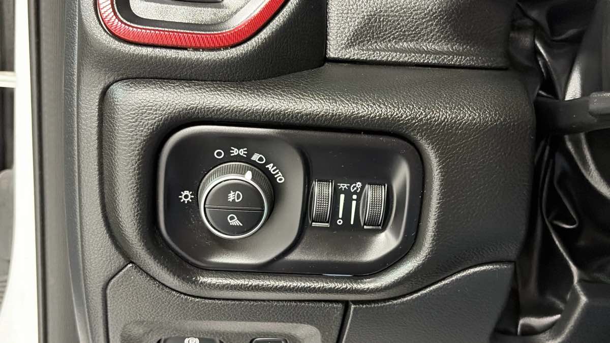 Photo 26 of this Ram 1500