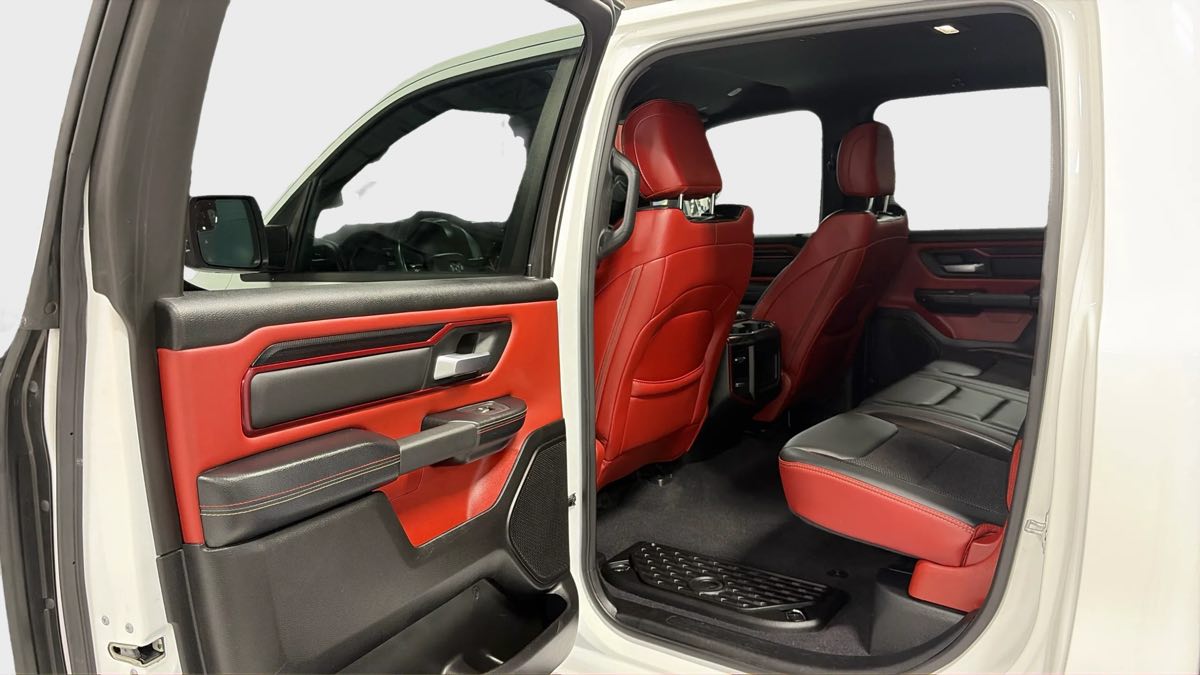 Photo 27 of this Ram 1500