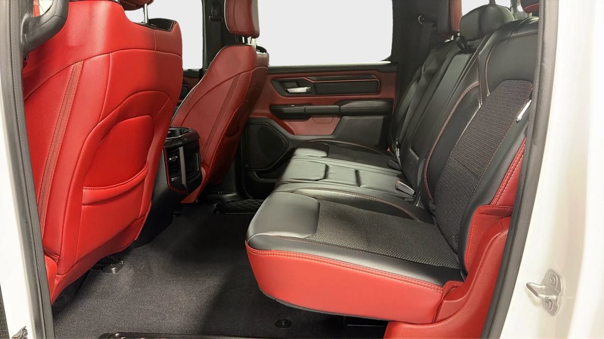 Photo 30 of this Ram 1500