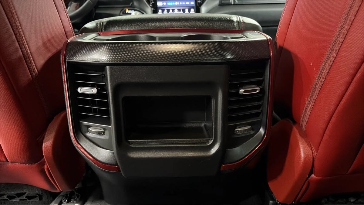 Photo 32 of this Ram 1500