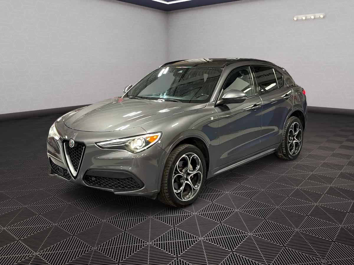 Photo 9 of this Alfa Romeo Stelvio