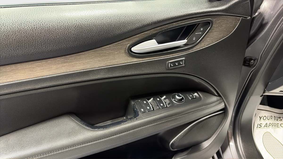Photo 11 of this Alfa Romeo Stelvio