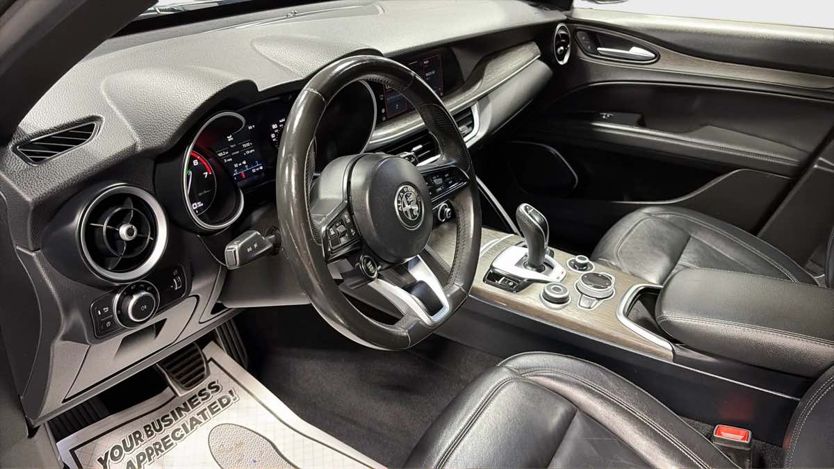 Photo 12 of this Alfa Romeo Stelvio