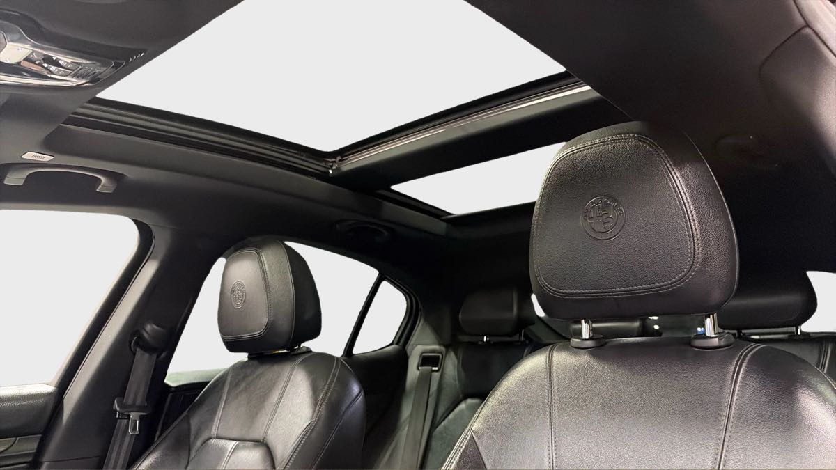 Photo 13 of this Alfa Romeo Stelvio