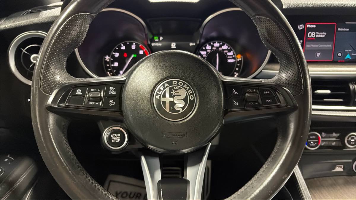 Photo 15 of this Alfa Romeo Stelvio