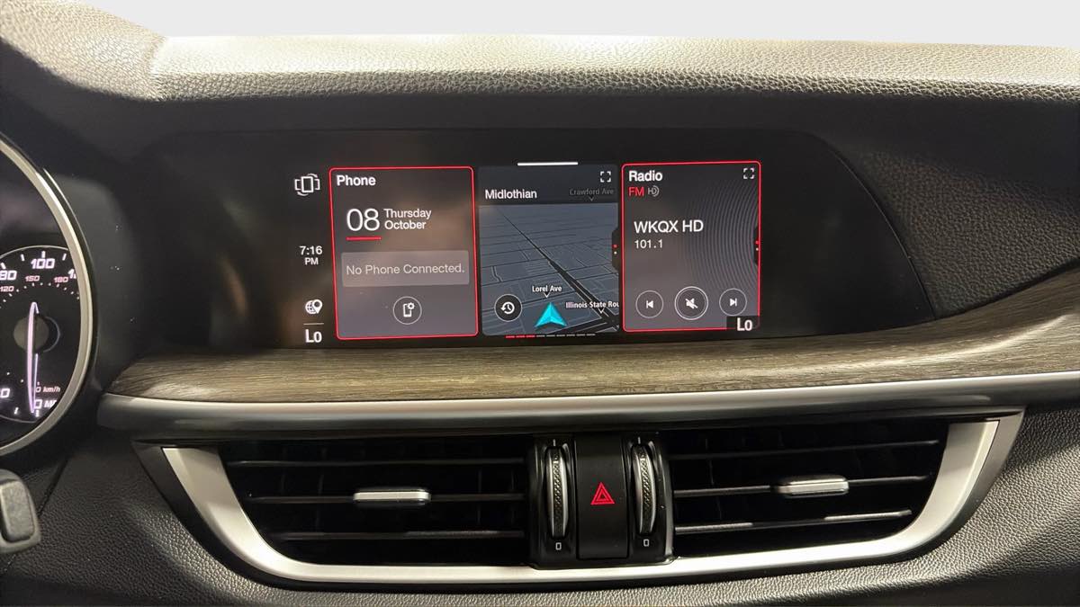 Photo 19 of this Alfa Romeo Stelvio