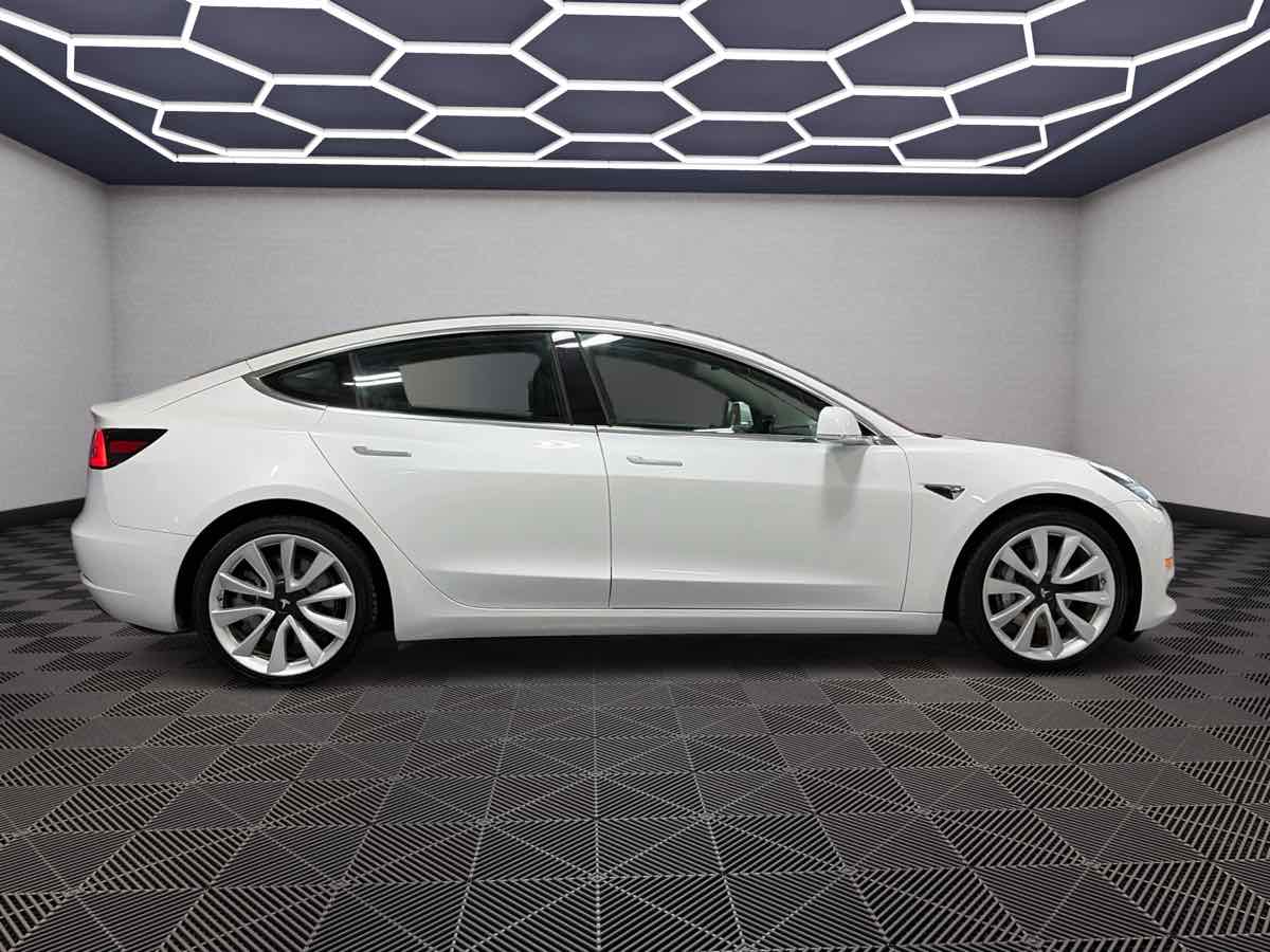 Photo 4 of this Tesla Model 3