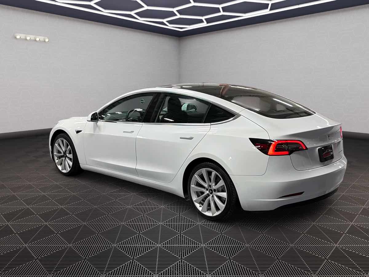 Photo 6 of this Tesla Model 3