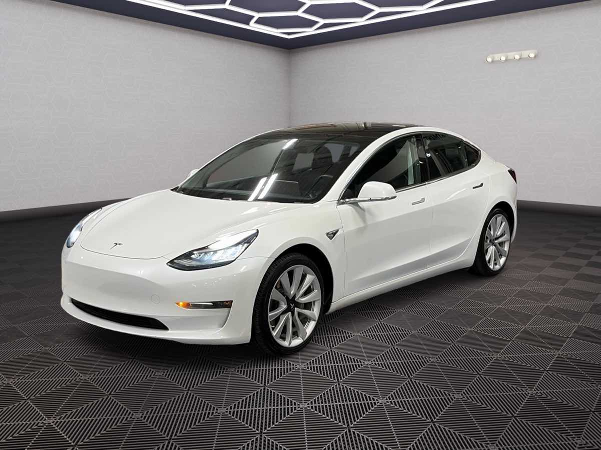 Photo 8 of this Tesla Model 3