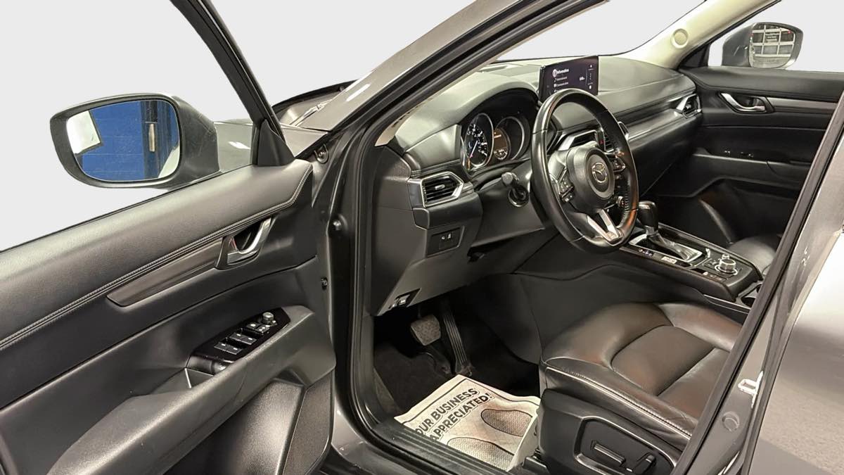 Photo 9 of this Mazda CX-5