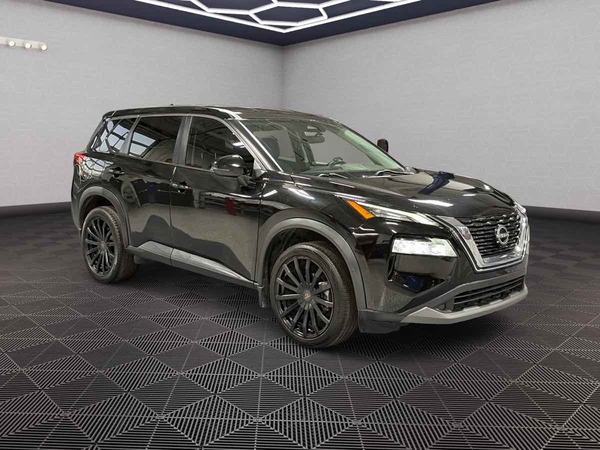 Photo 2 of this Nissan Rogue