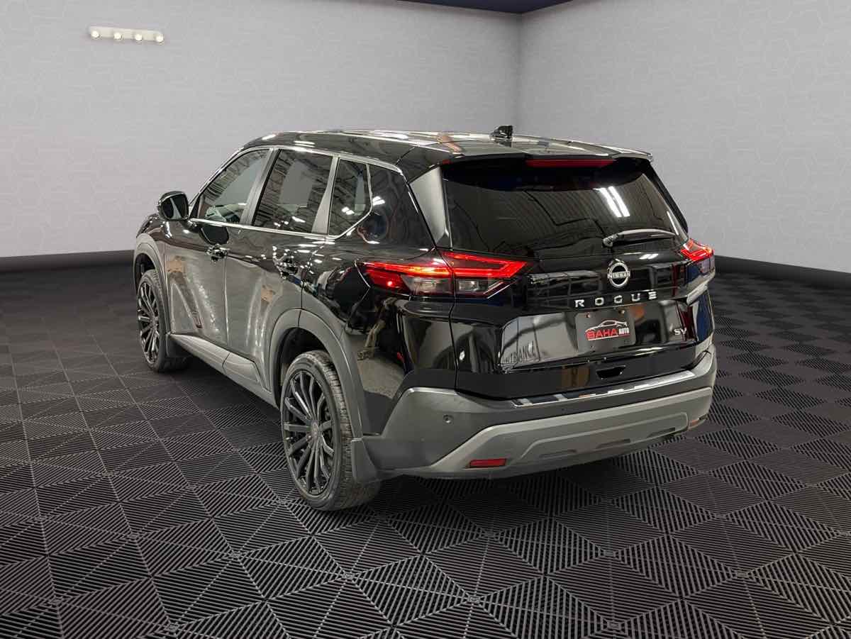 Photo 6 of this Nissan Rogue