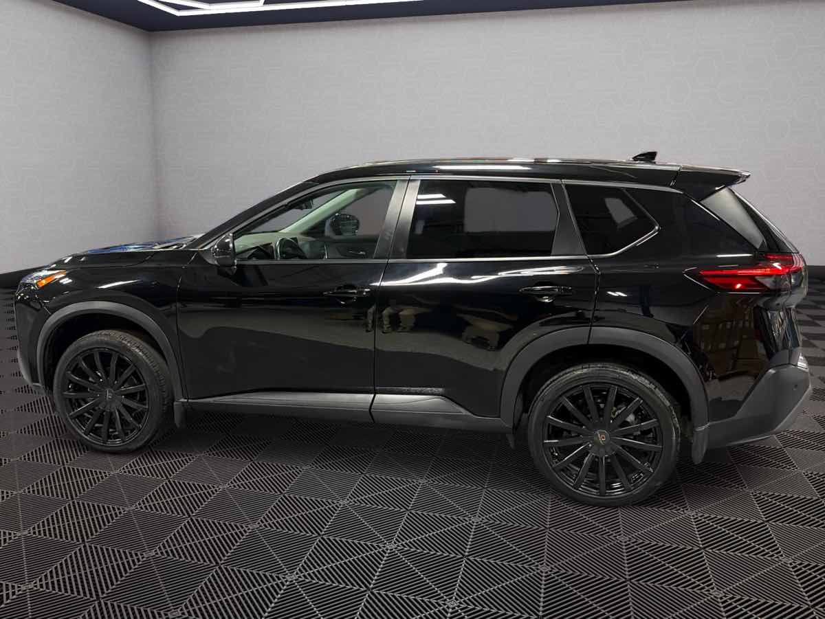 Photo 7 of this Nissan Rogue