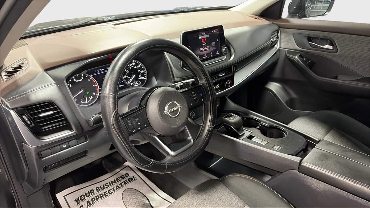 Photo 11 of this Nissan Rogue