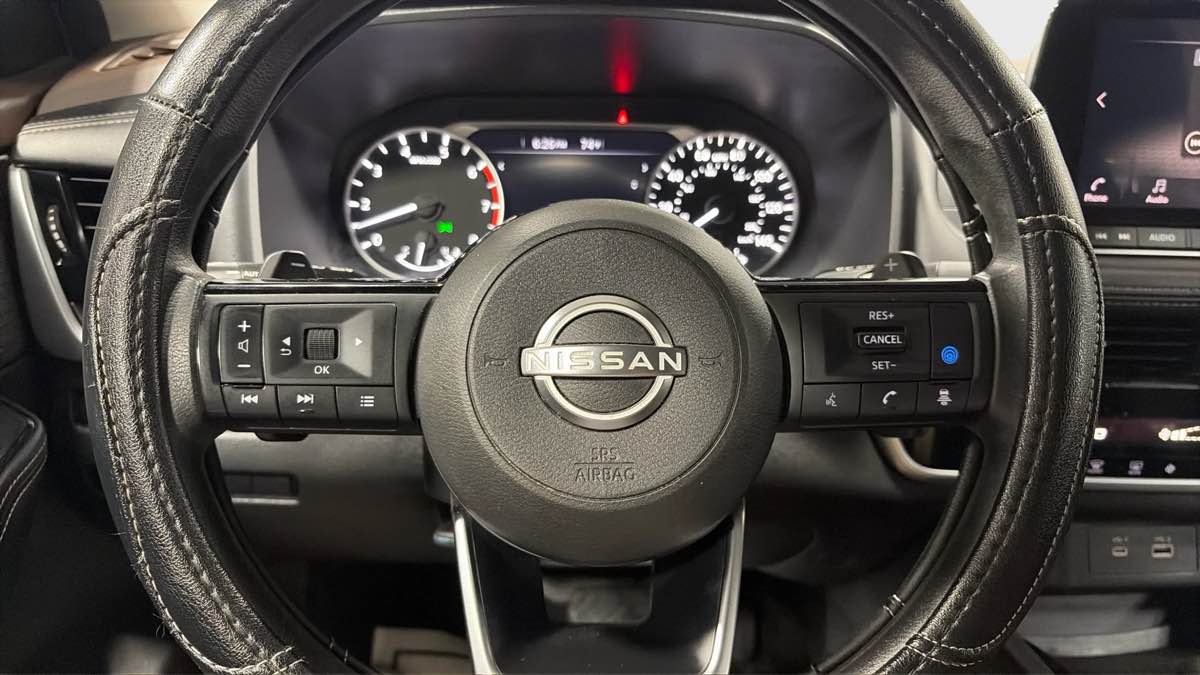 Photo 14 of this Nissan Rogue