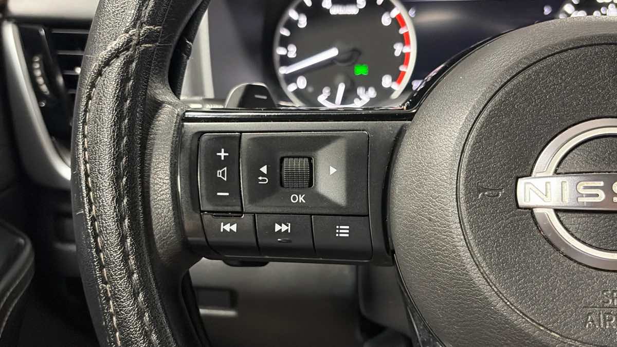 Photo 16 of this Nissan Rogue