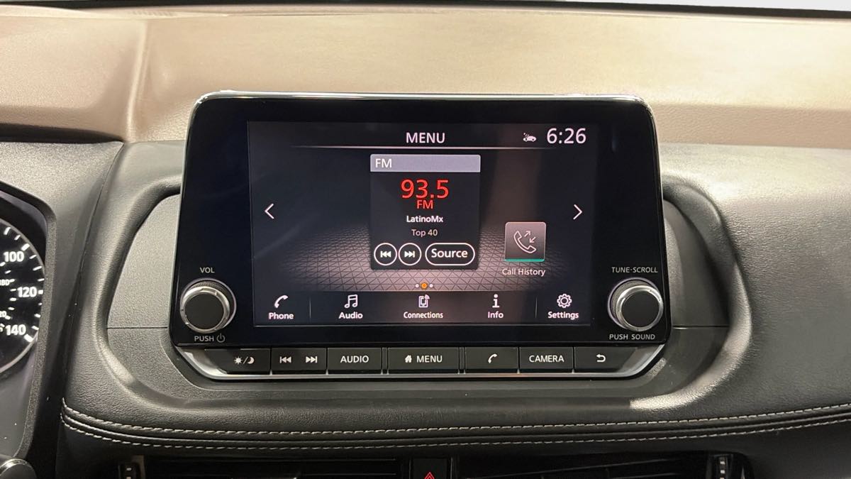 Photo 18 of this Nissan Rogue