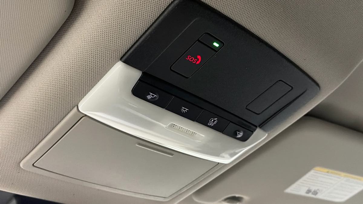 Photo 21 of this Nissan Rogue