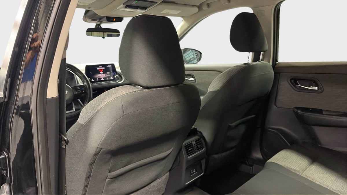 Photo 23 of this Nissan Rogue