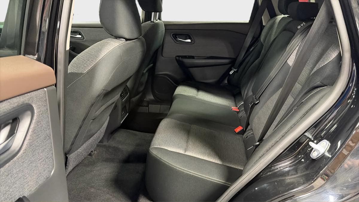 Photo 25 of this Nissan Rogue