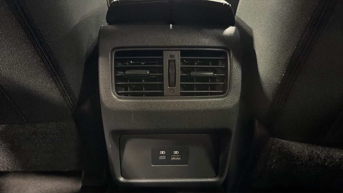 Photo 26 of this Nissan Rogue