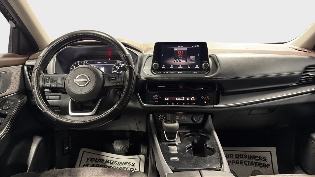 Photo 27 of this Nissan Rogue