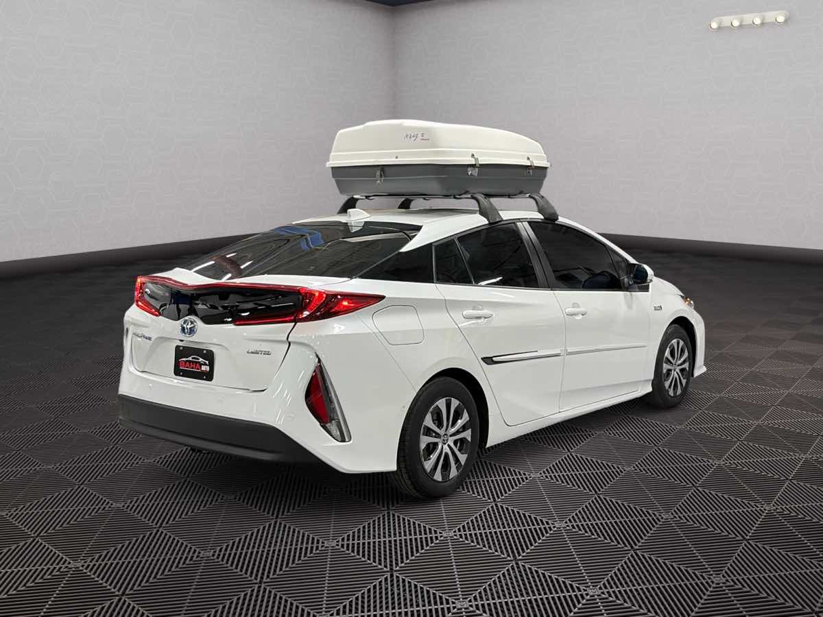 Photo 4 of this Toyota Prius Prime