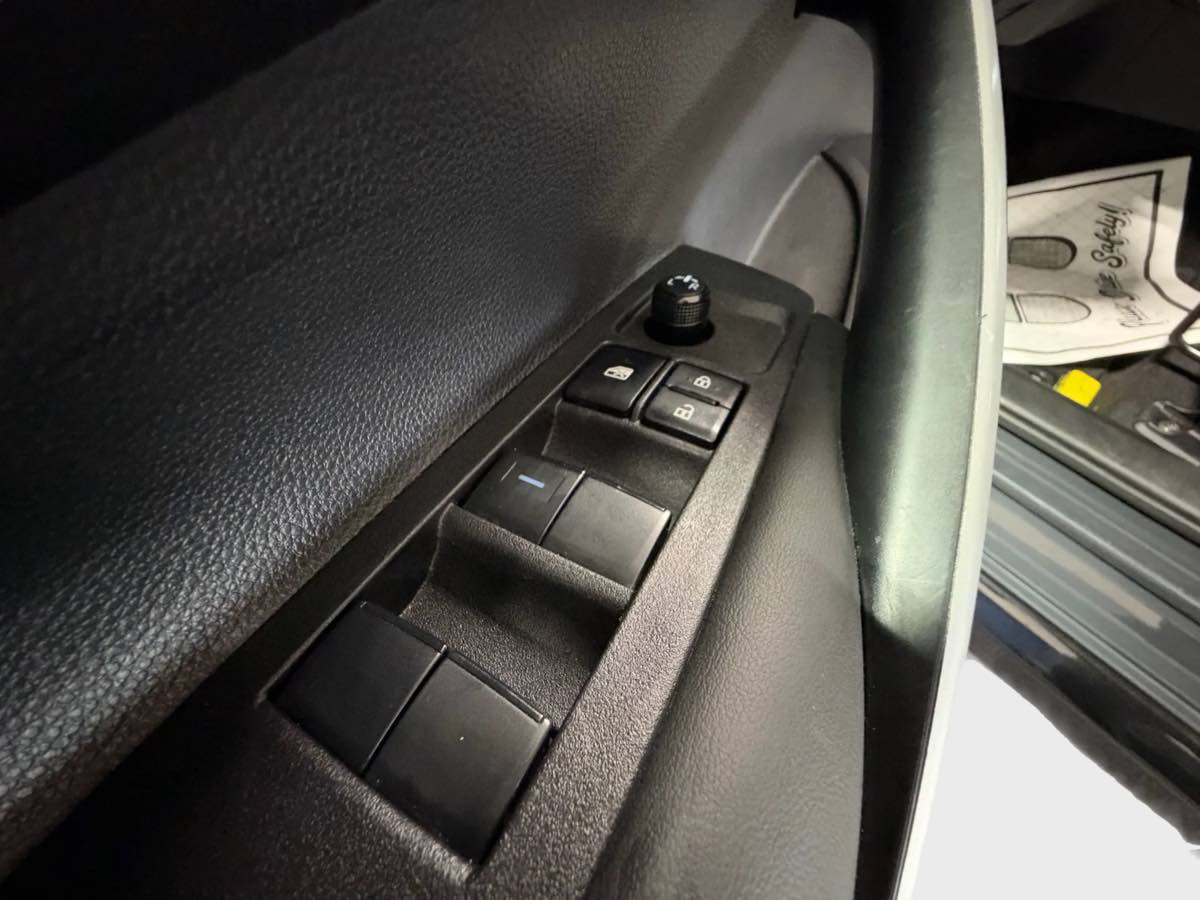 Photo 13 of this Toyota Corolla