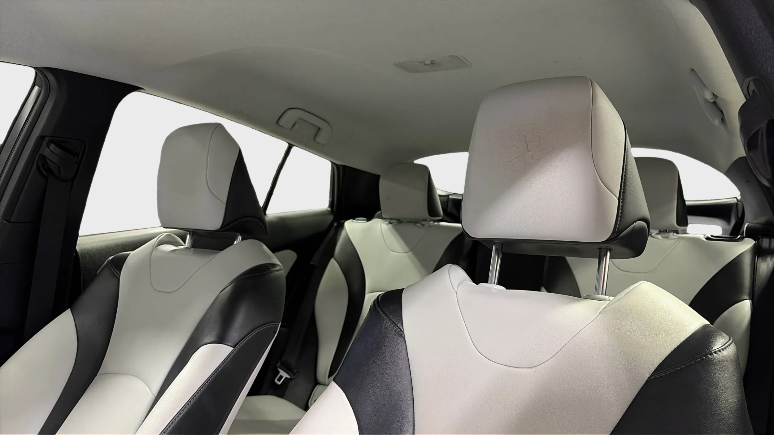 Photo 13 of this Toyota Prius Prime